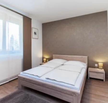 Relax Apartman Apartment *